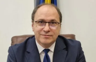 Mihai Dimian spune că în clasa fiului său sunt 30 de elevi, deși legea prevede cel mult 24 în primar