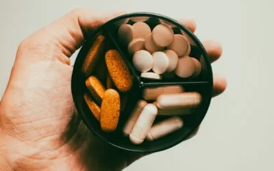 Suplimentele naturale pot provoca reacții adverse. Ce explică medicii despre produsele pentru slăbit și energie