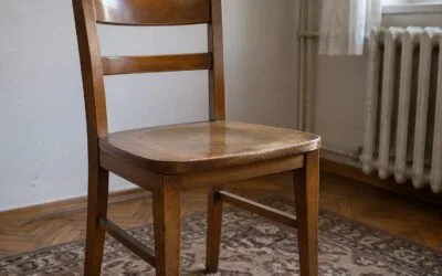 Cum se verifică forța picioarelor în 30 de secunde prin ridicări de pe scaun și când este indicat un consult